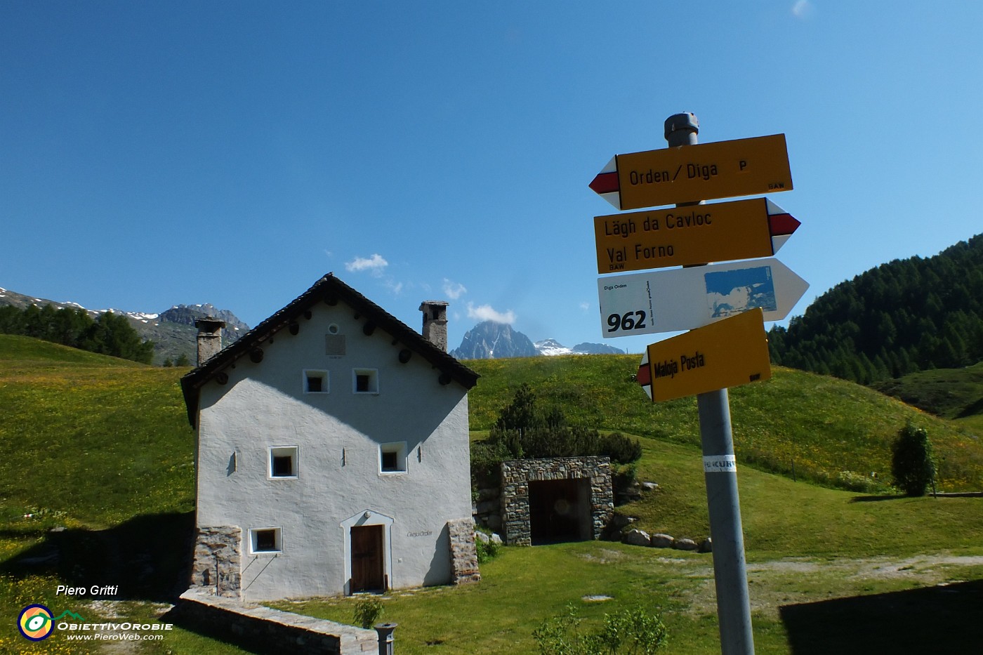 13 Partiamo nei pressi del Passo del Maloja-CH (1815 m).JPG